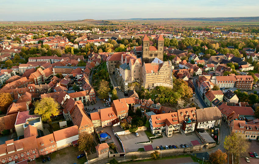 Unsere Garlipp-Spargel Verkaufsstände finden Sie auch in Quedlinburg. Spargel, aber auch Kartoffeln und Erdbeeren, regional erzeugt und frisch auf Ihren Tisch!