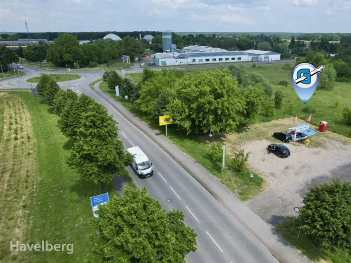 Garlipp-Spargel Verkaufsstandort Havelberg an der B10, vor dem Kreisverkehr (aus der Stadt kommend)