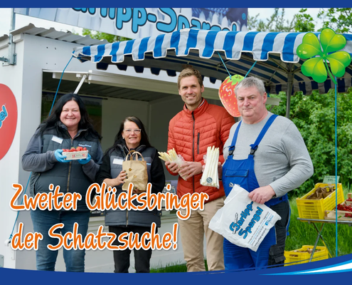 Die Schatzsuche fand heute in Magdeburg statt. Einen echten Silbertaler im geschälten Spargel fand Marko Ehwe. Er ist damit Glücksbringer Nummer 2 in diesem Jahr! Herzlichen Glückwunsch sagen Arne Garlipp und das Team Garlipp-Spargel!