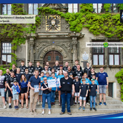 Scheckübergabe in Quedlinburg: Der Quedlinburger Sportverein e.V. erhält eine Spende von 1000,- Euro vom Glücksbringer Andrea Hennemann. Die Spende führt Garlipp-Spargel aus.