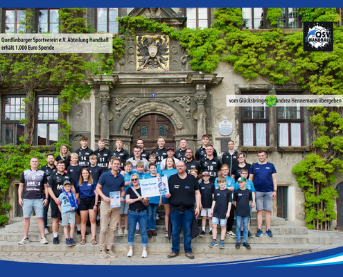 Scheckübergabe in Quedlinburg: Der Quedlinburger Sportverein e.V. erhält eine Spende von 1000,- Euro vom Glücksbringer Andrea Hennemann. Die Spende führt Garlipp-Spargel aus.